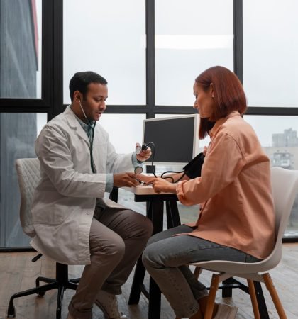 side-view-patient-undergoing-physical-evaluation_23-2150165500